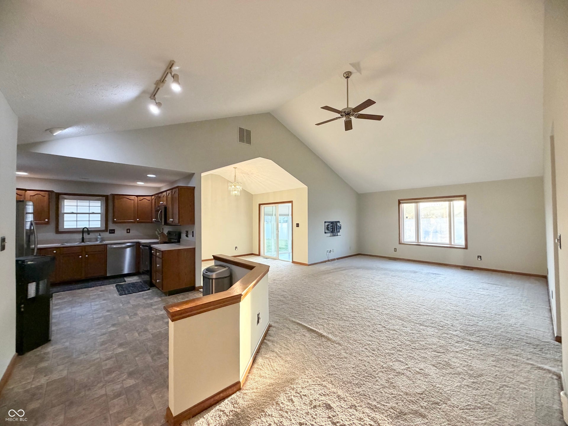 2298 Somerset Drive, Franklin, IN 46131 2298 Somerset Drive, Franklin, IN 46131