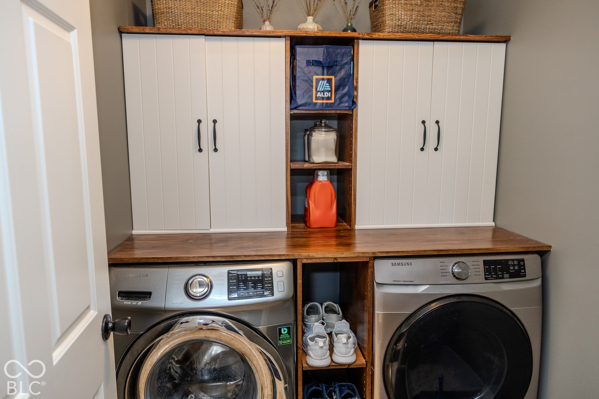 7656 Wickfield Way, Indianapolis, IN 46256 Laundry