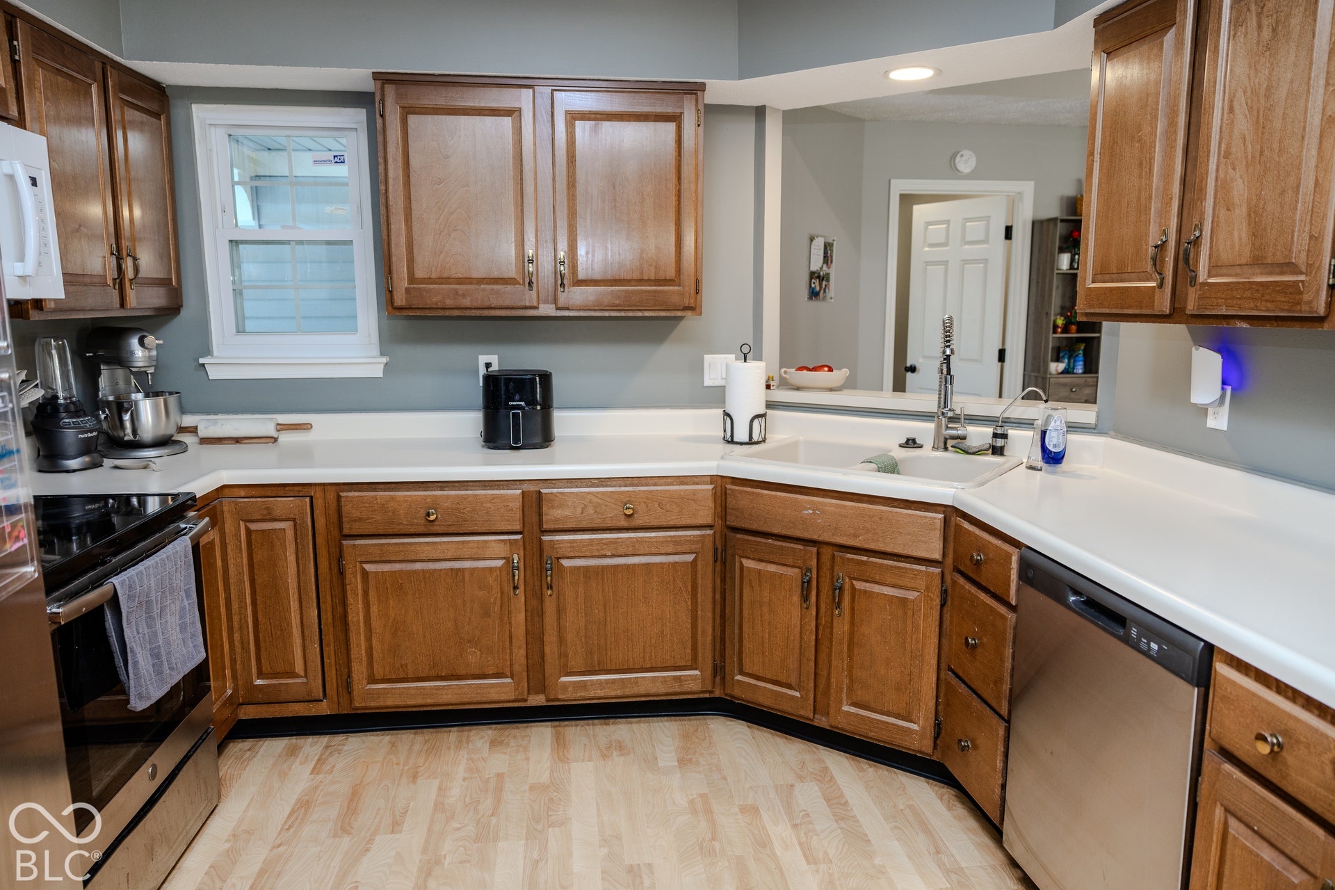 7656 Wickfield Way, Indianapolis, IN 46256 Kitchen