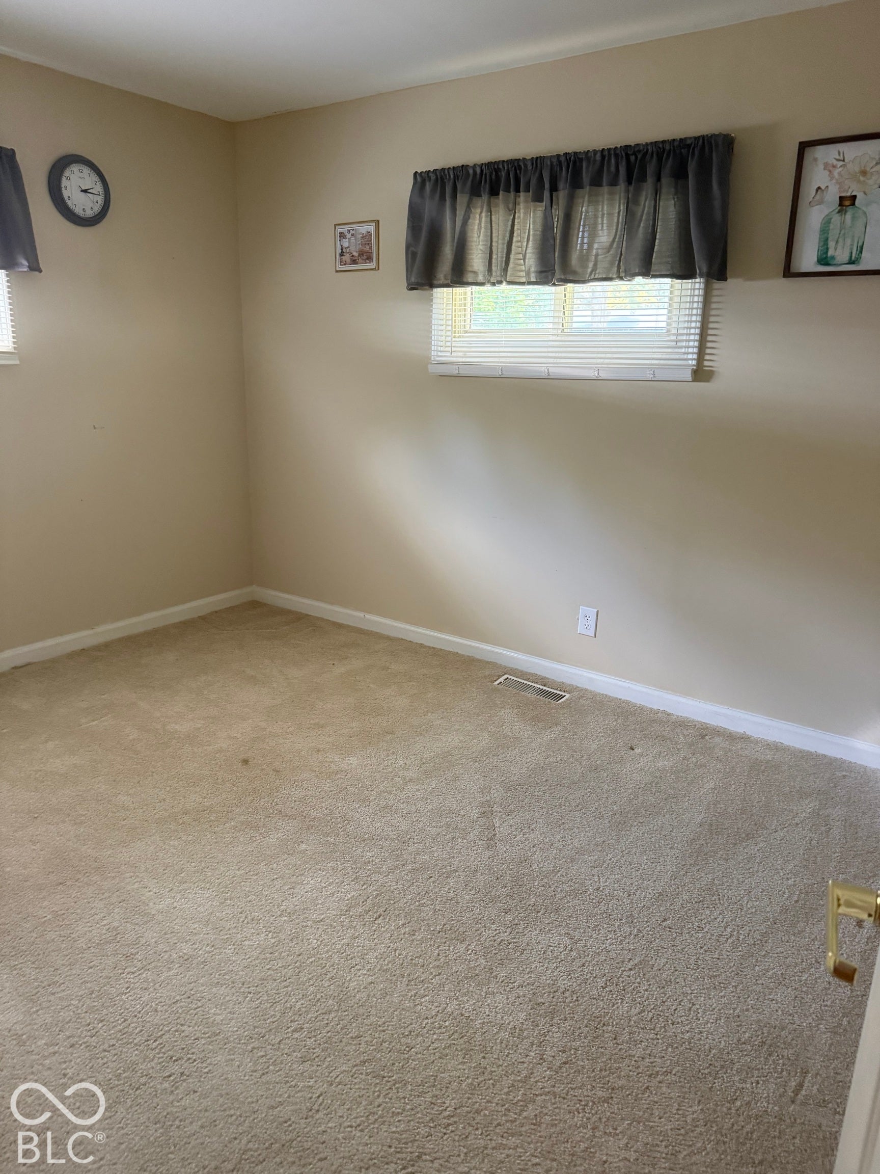 5341 White River Street, Greenwood, IN 46143