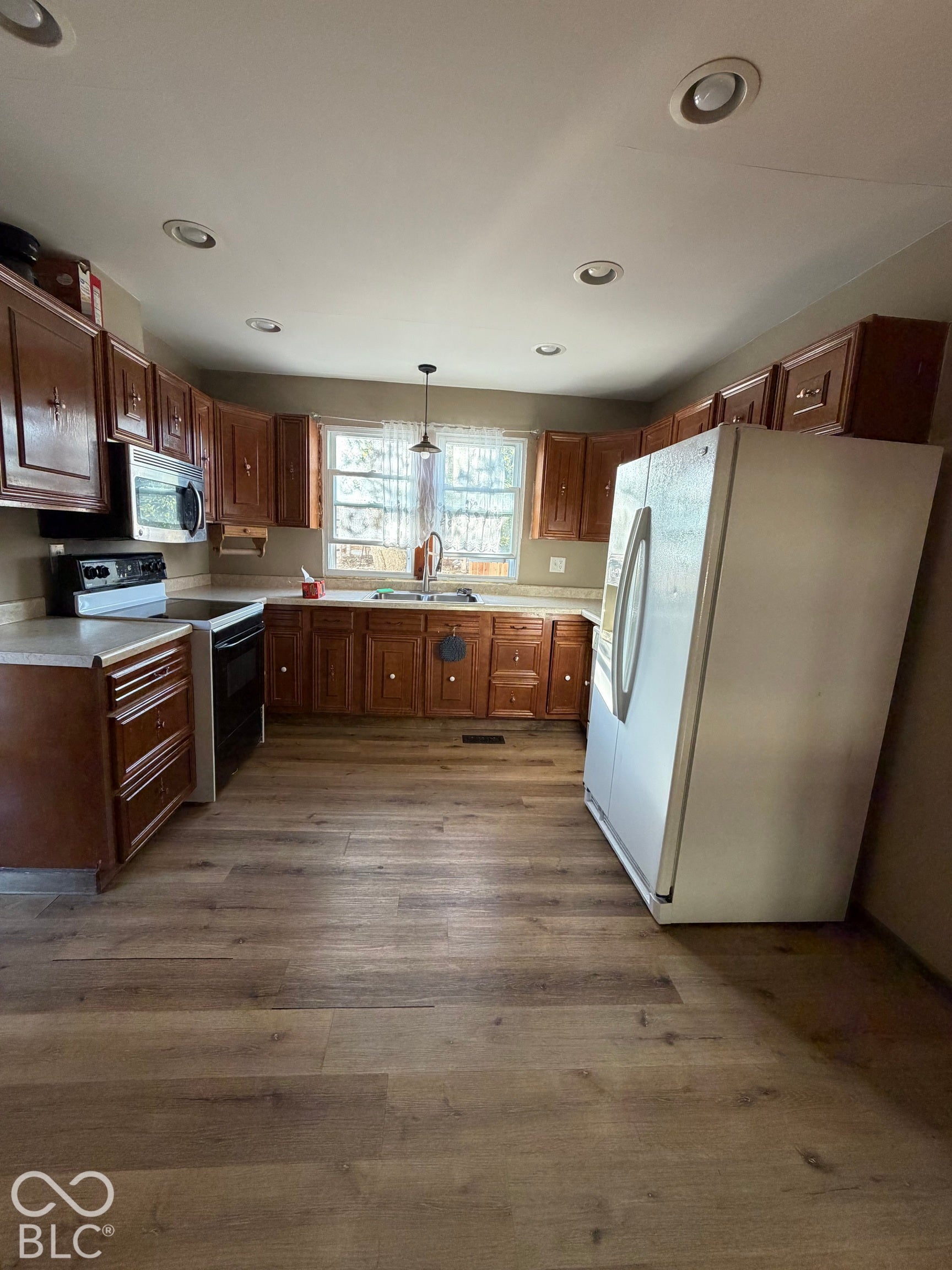 1705 S E Street, Elwood, IN 46036