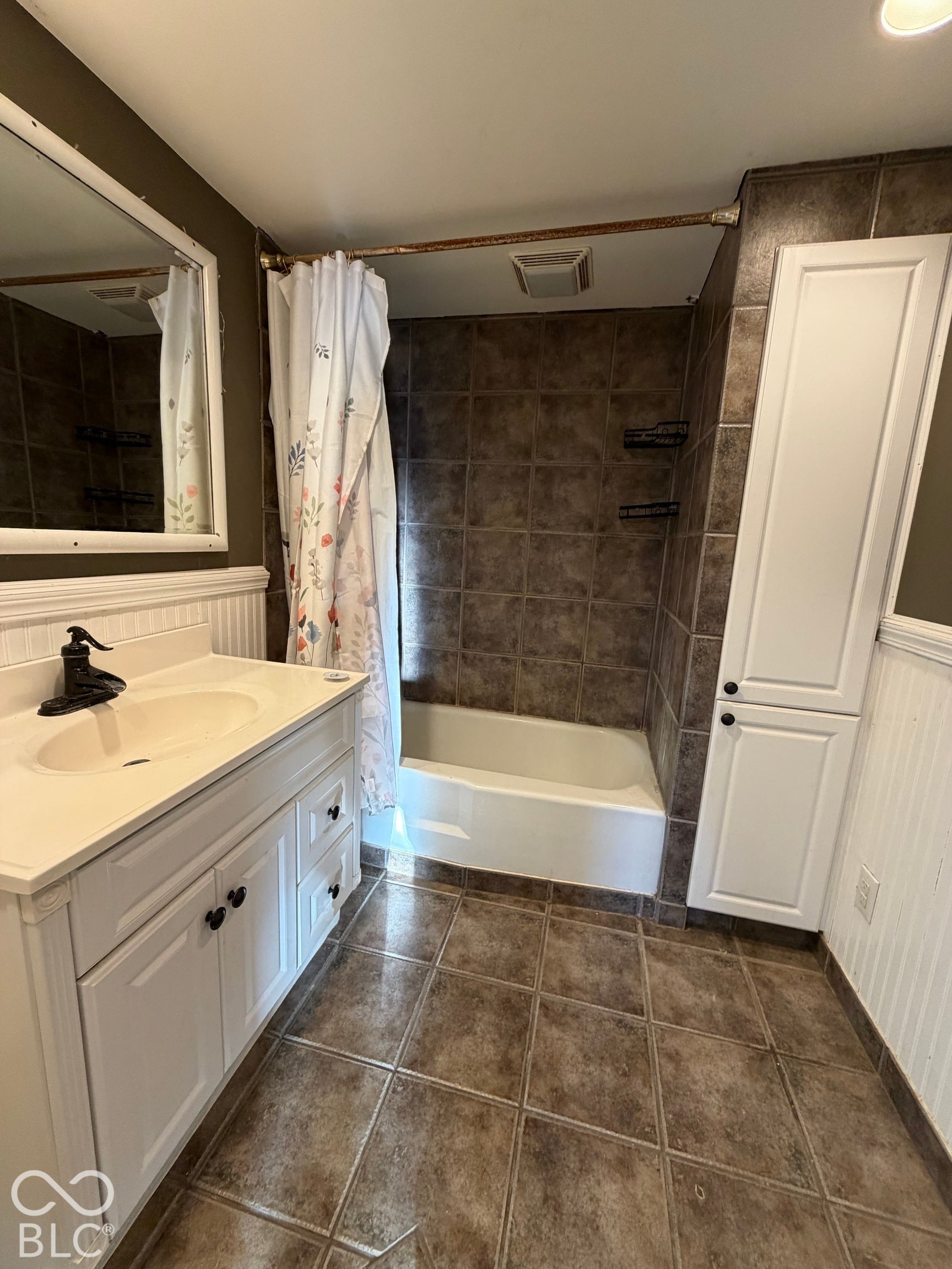 1705 S E Street, Elwood, IN 46036