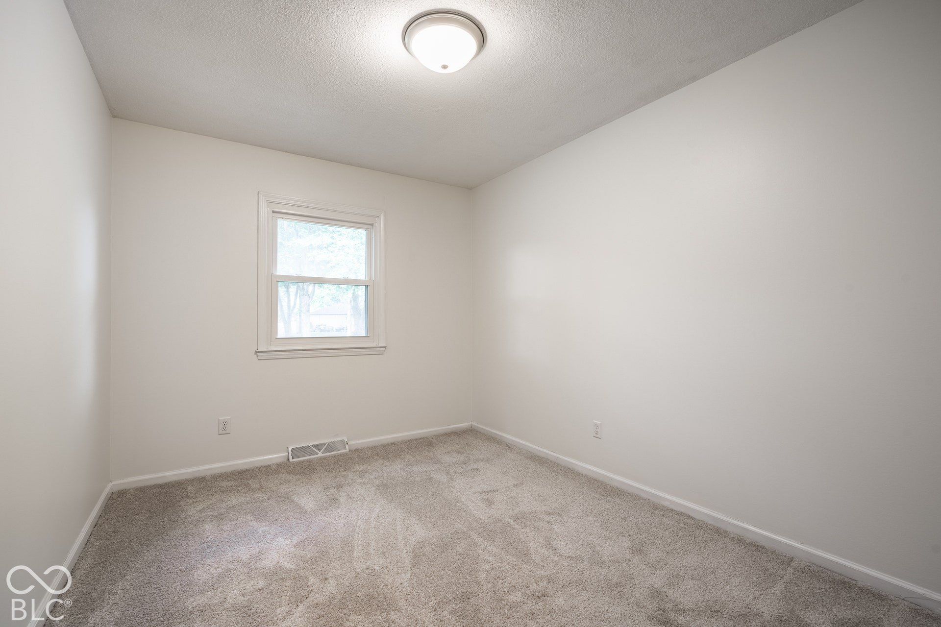17 Green Court, Carmel, IN 46033 17 Green Court, Carmel, IN 46033