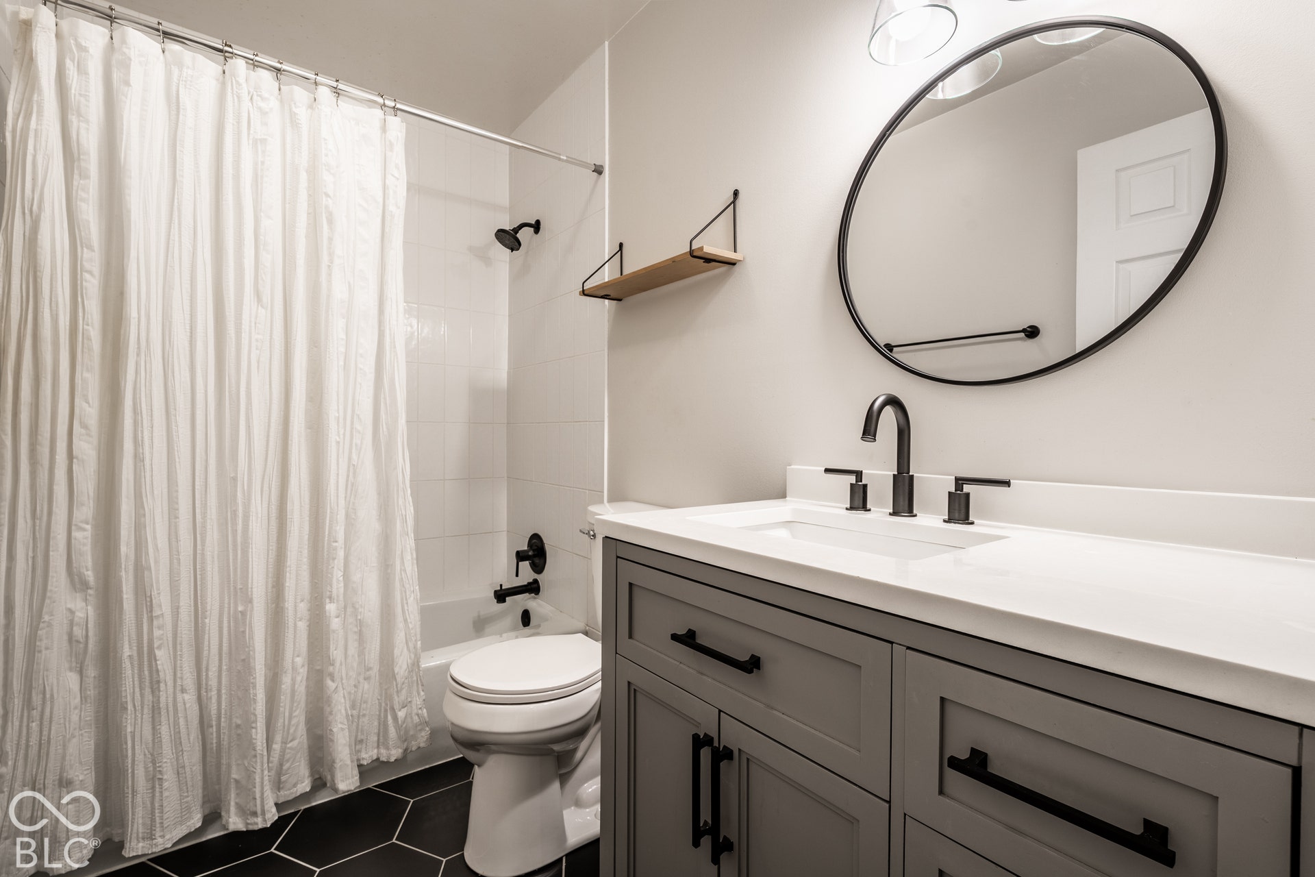 17 Green Court, Carmel, IN 46033 17 Green Court, Carmel, IN 46033
