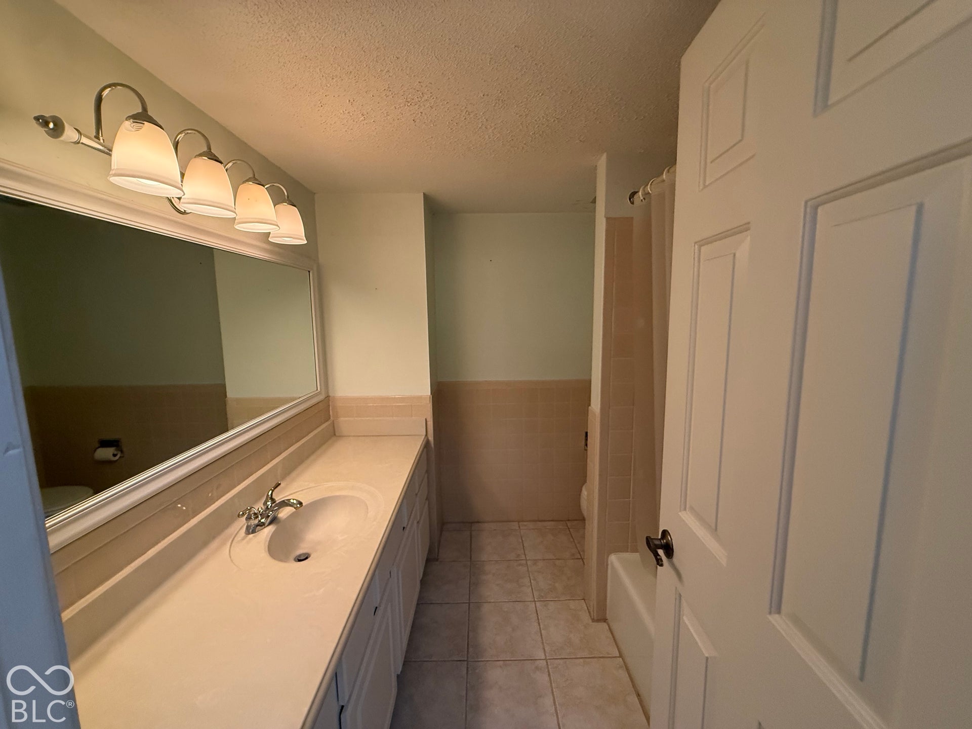 6414 Park Central Way, Indianapolis, IN 46260