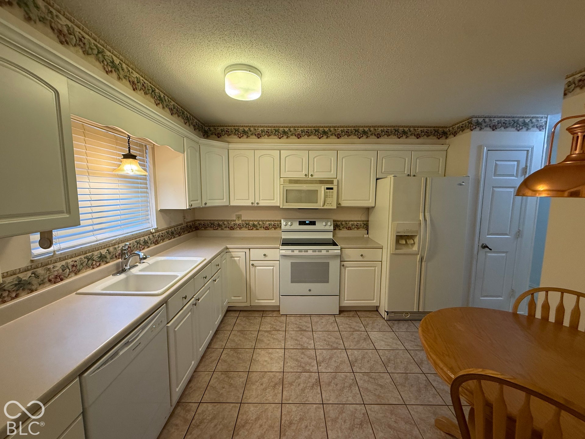 6414 Park Central Way, Indianapolis, IN 46260