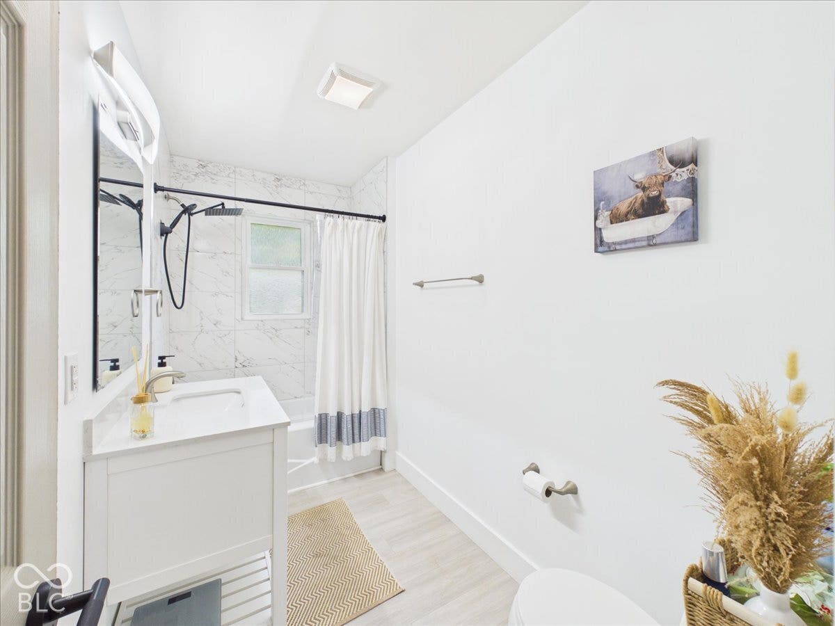 1048 Kessler Boulevard West Drive, Indianapolis, IN 46228