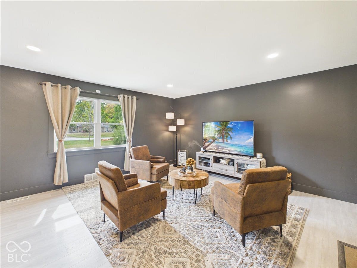 1048 Kessler Boulevard West Drive, Indianapolis, IN 46228