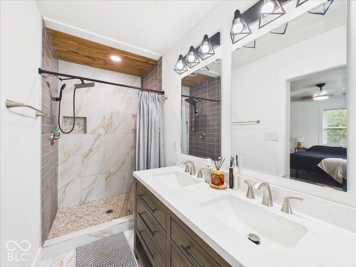 1048 Kessler Boulevard West Drive, Indianapolis, IN 46228