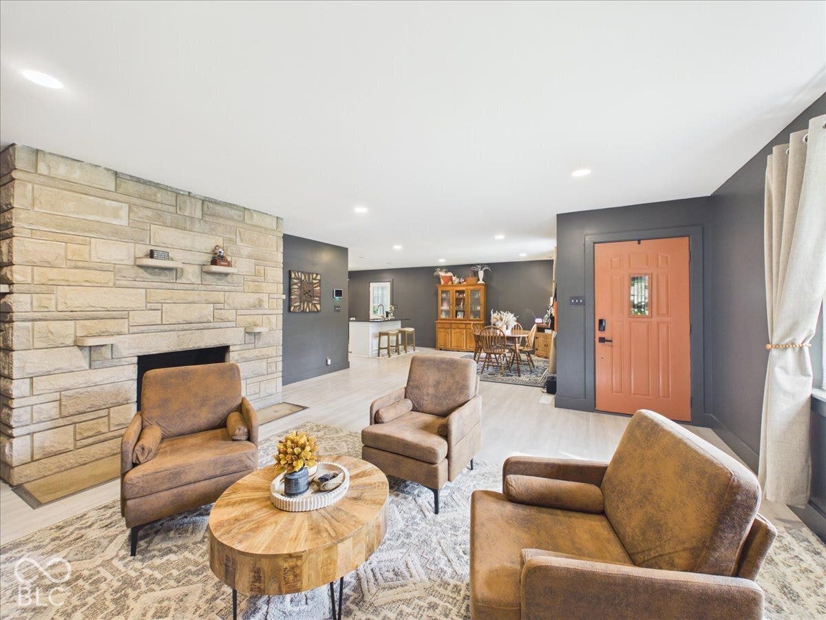 1048 Kessler Boulevard West Drive, Indianapolis, IN 46228