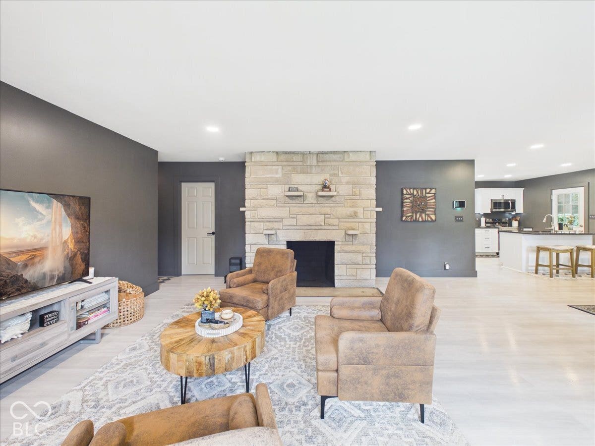 1048 Kessler Boulevard West Drive, Indianapolis, IN 46228