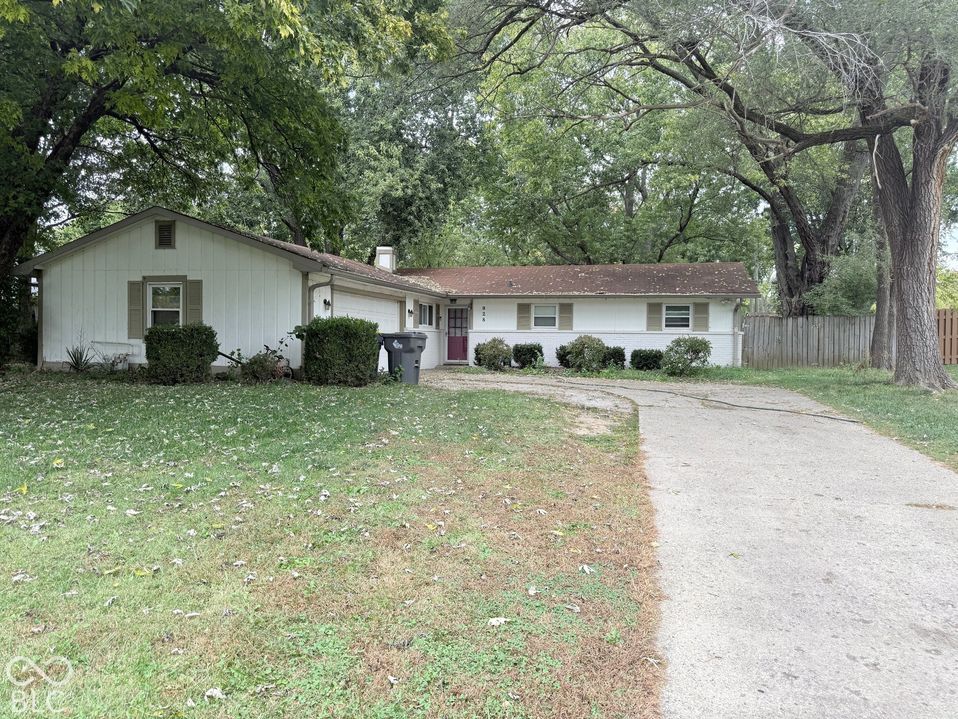928 W 79th Street, Indianapolis, IN 46260 Enjoy a two car garage and a large driveway near all the conveniences on the north west side of Indyu