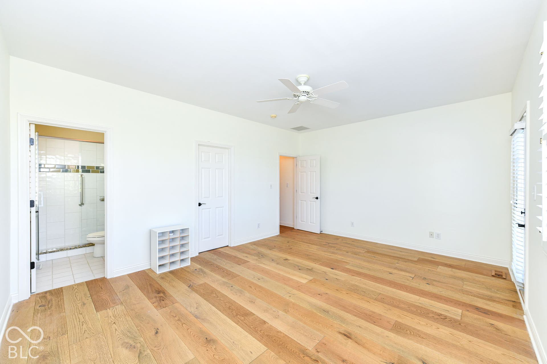 Secondary bedroom