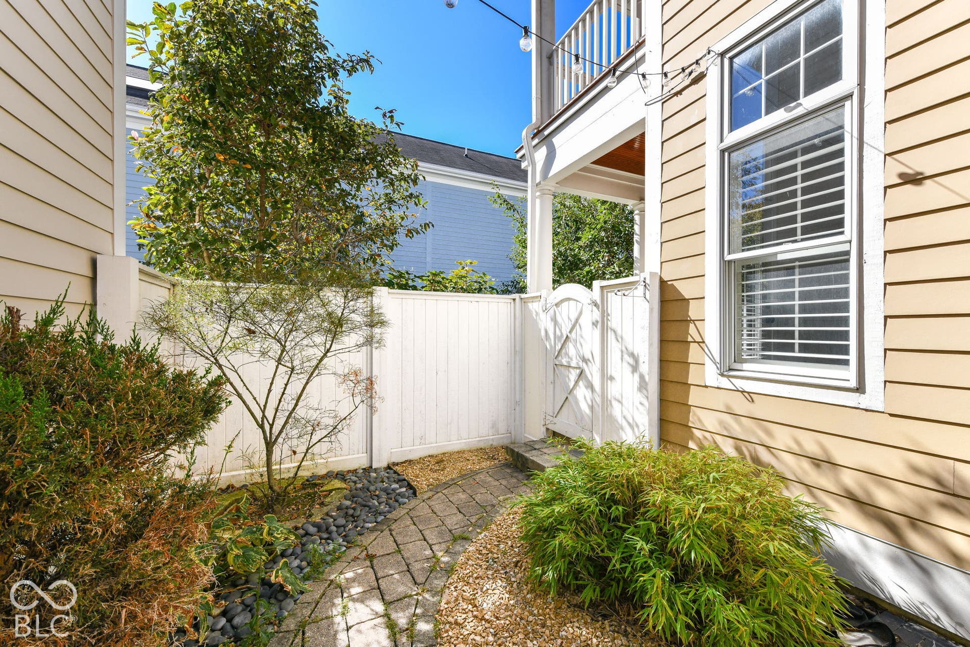 Side patio