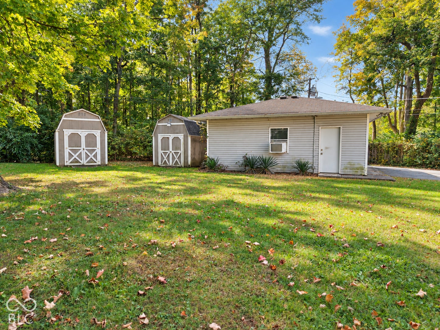 3227 E Southport, Indianapolis, IN 46227