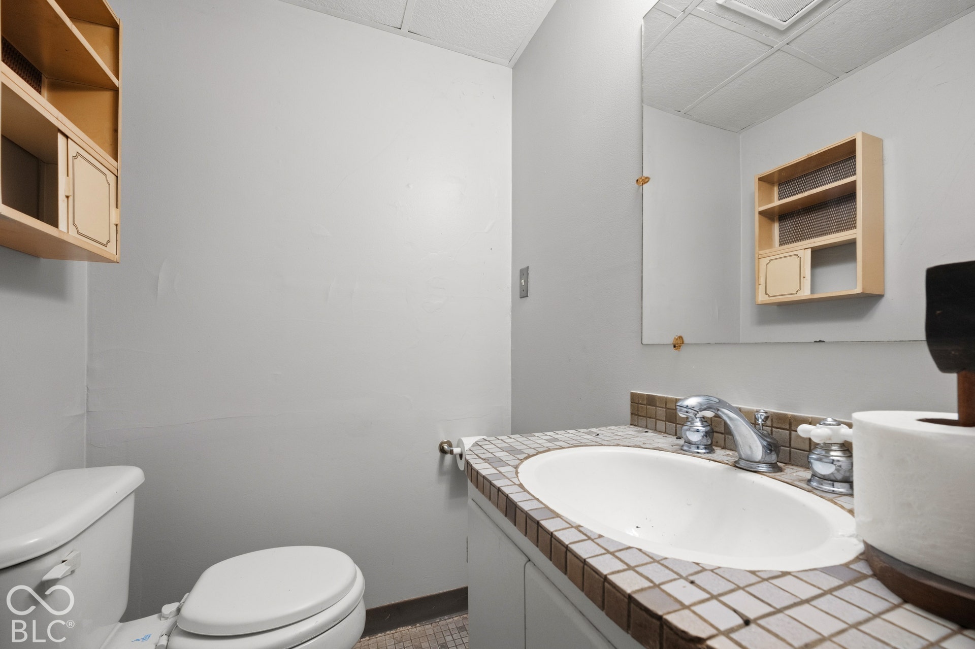 3227 E Southport, Indianapolis, IN 46227