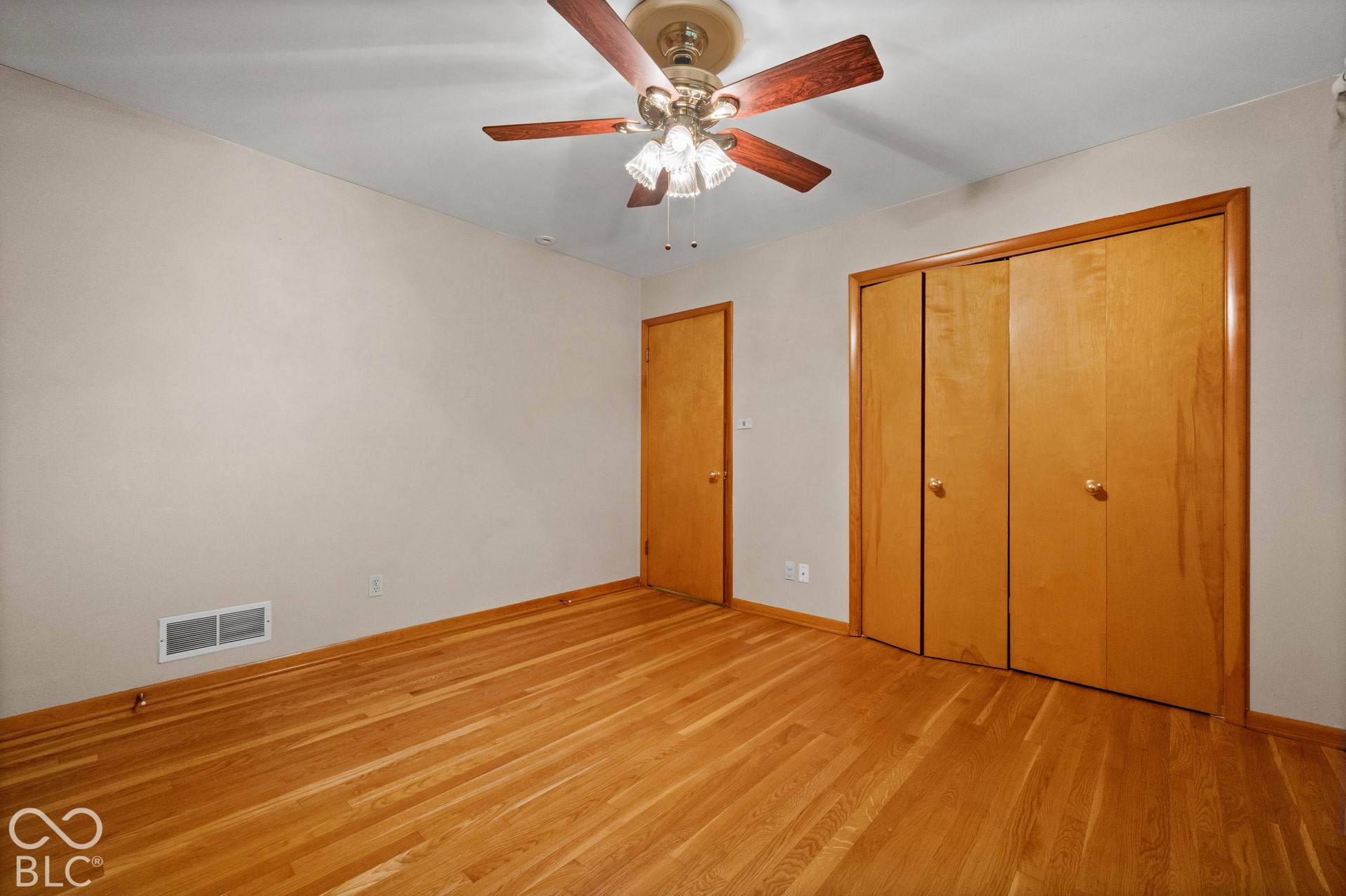 3227 E Southport, Indianapolis, IN 46227