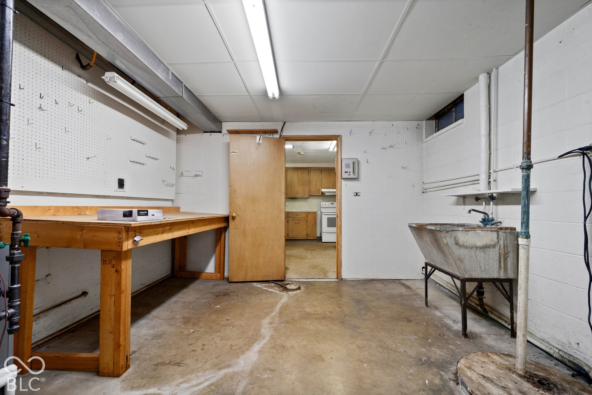 3227 E Southport, Indianapolis, IN 46227