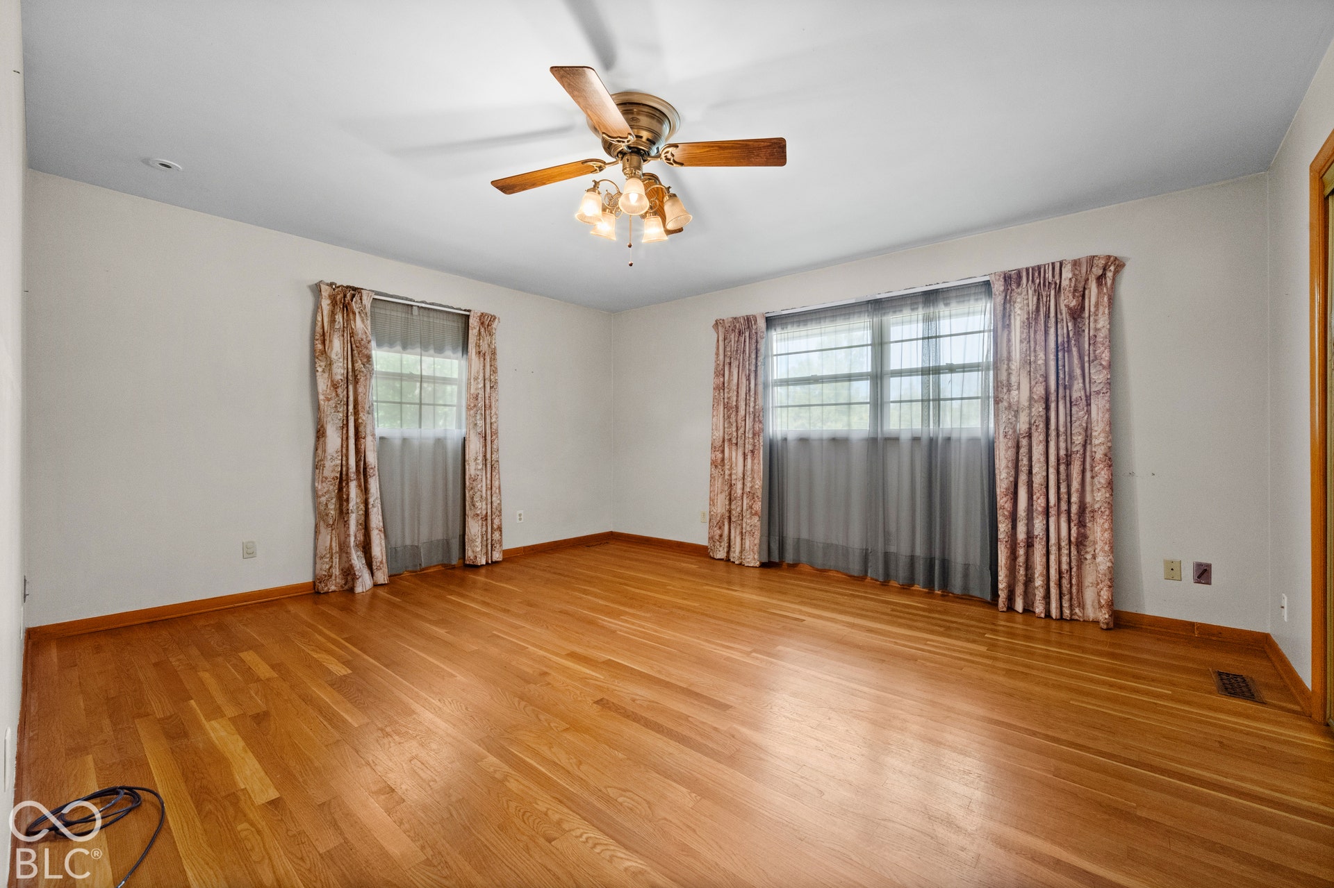 3227 E Southport, Indianapolis, IN 46227