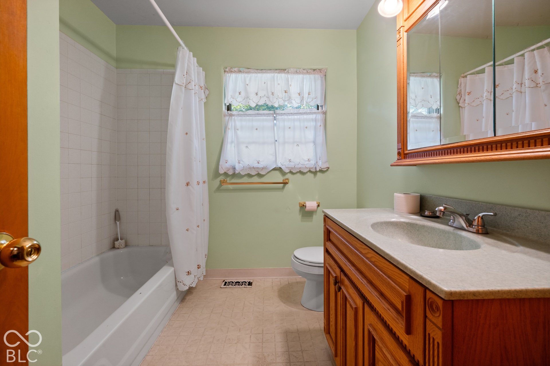 3227 E Southport, Indianapolis, IN 46227