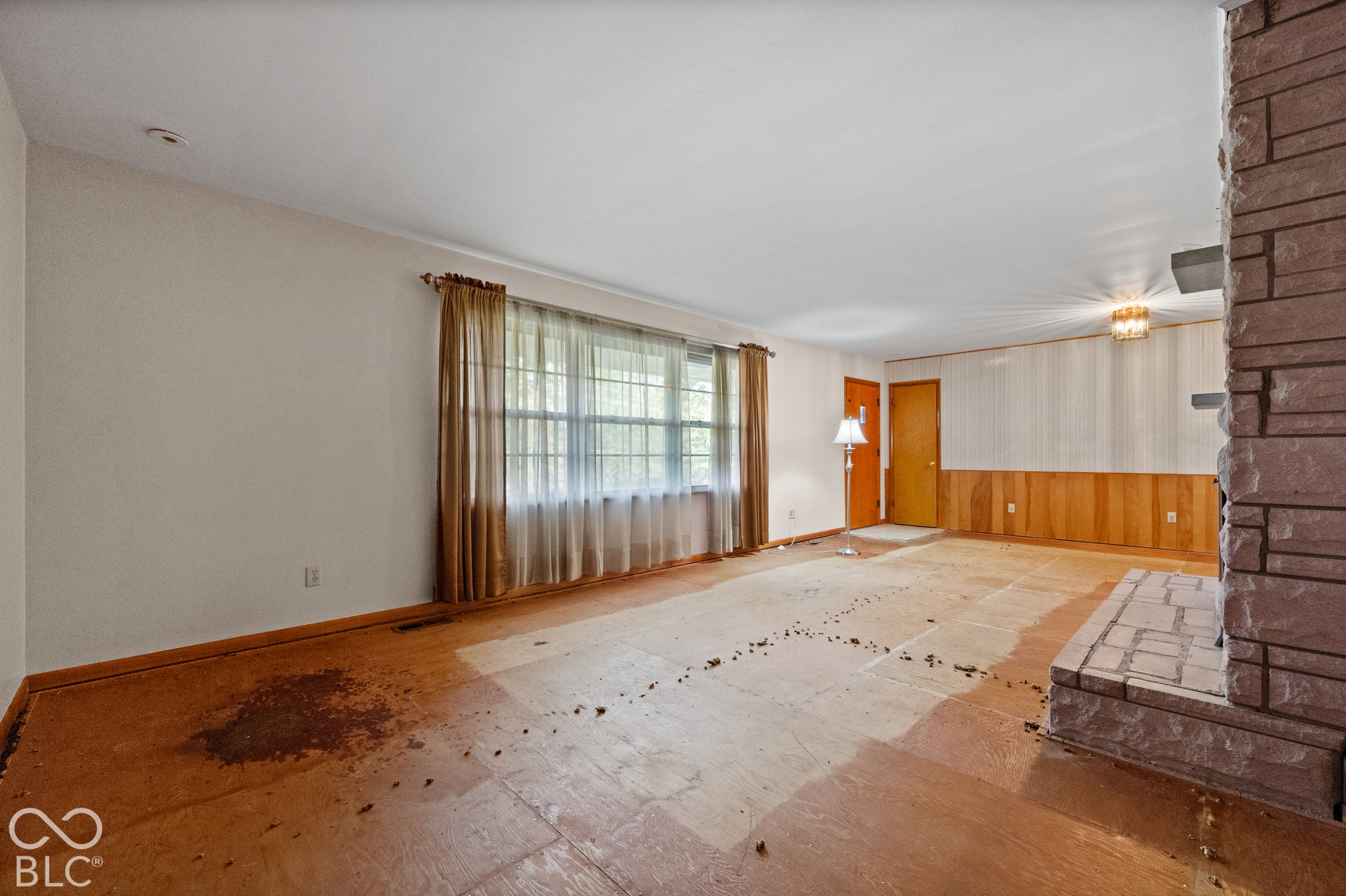 3227 E Southport, Indianapolis, IN 46227