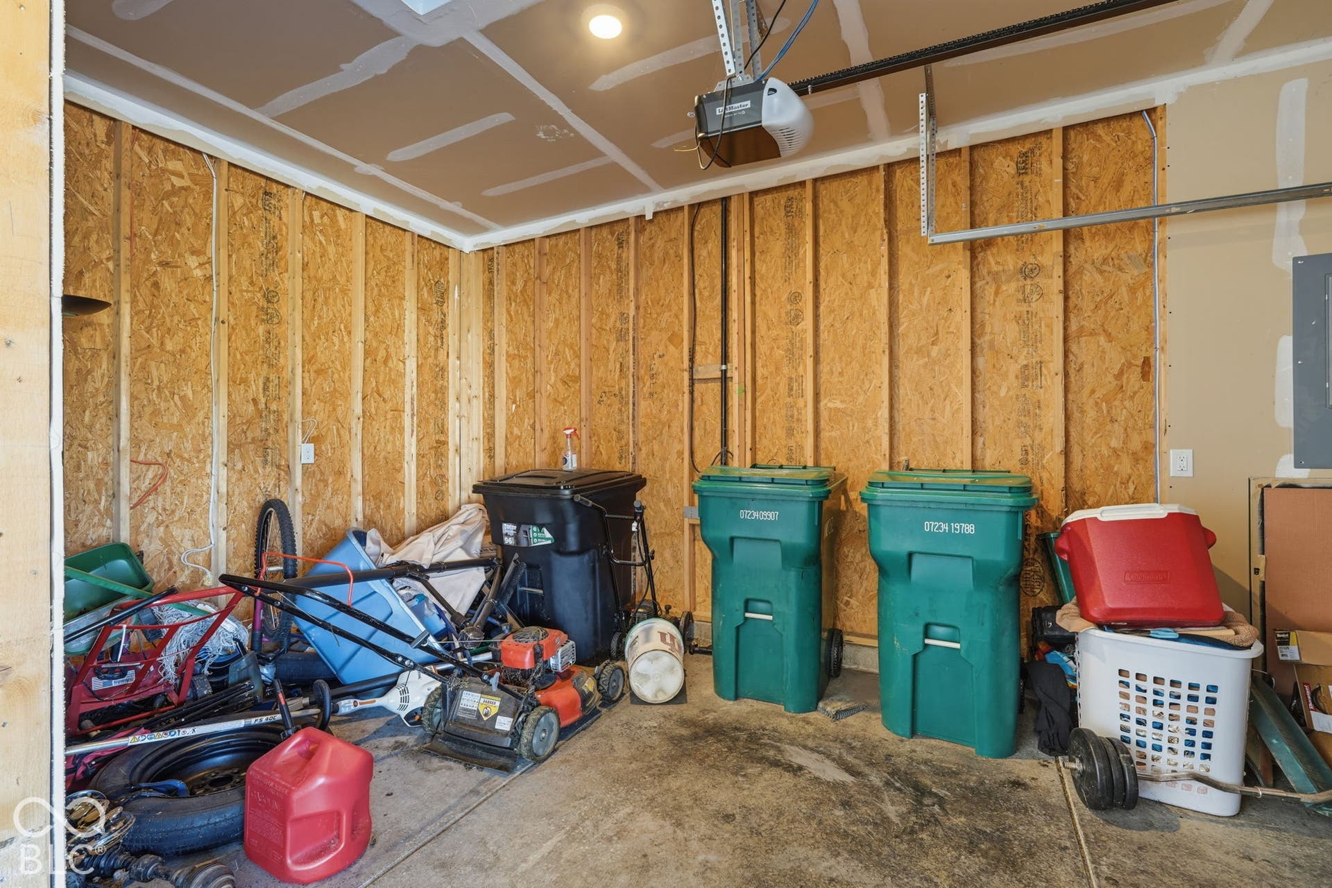 Additional garage room with its own garage door.