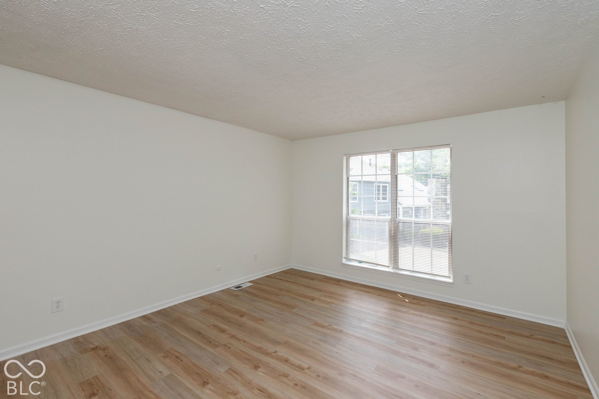 6426 Bayside South Drive, Indianapolis, IN 46250 6426 Bayside South Drive, Indianapolis, IN 46250