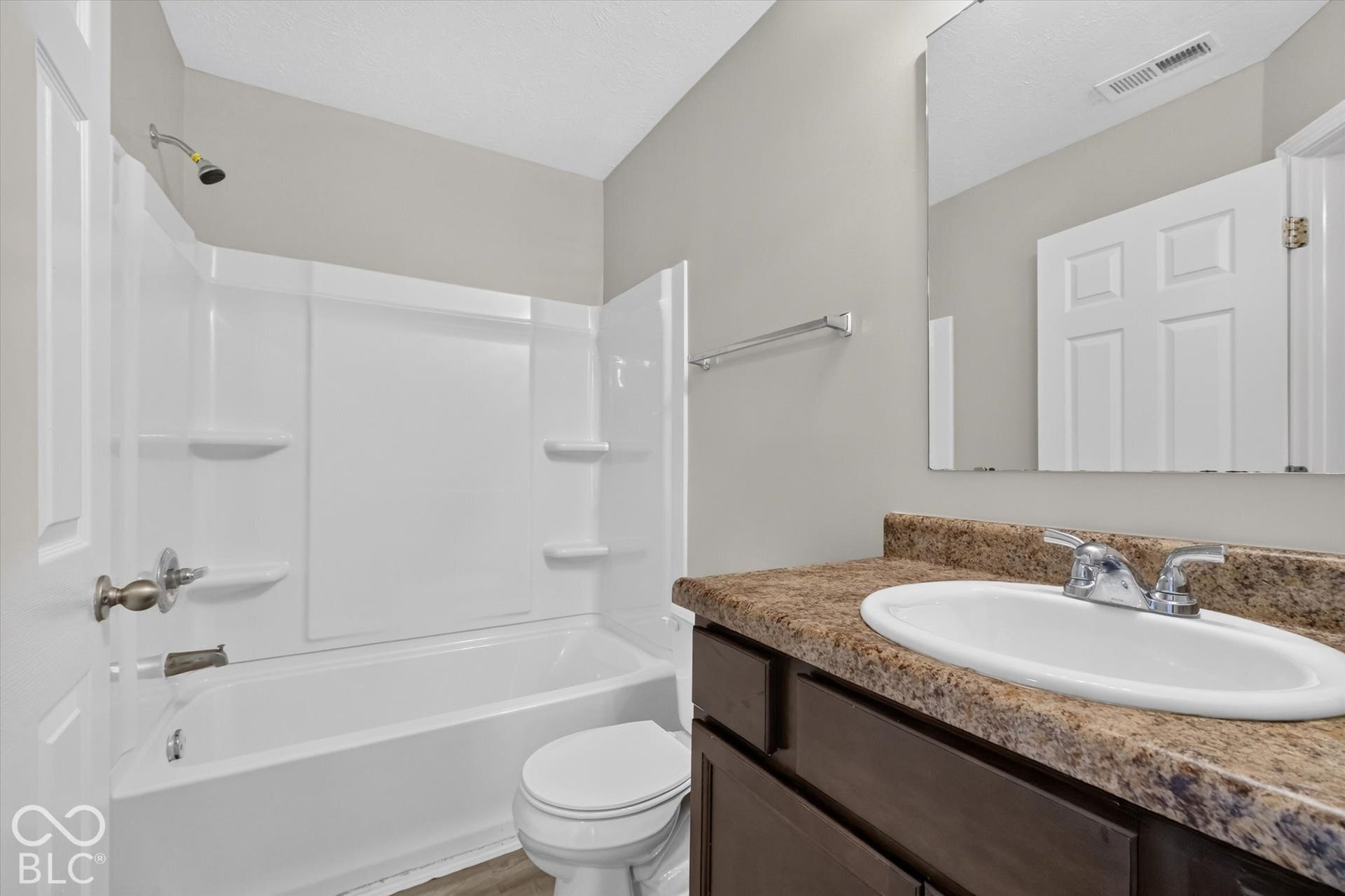2nd full bathroom with vanity bathtub/shower combination