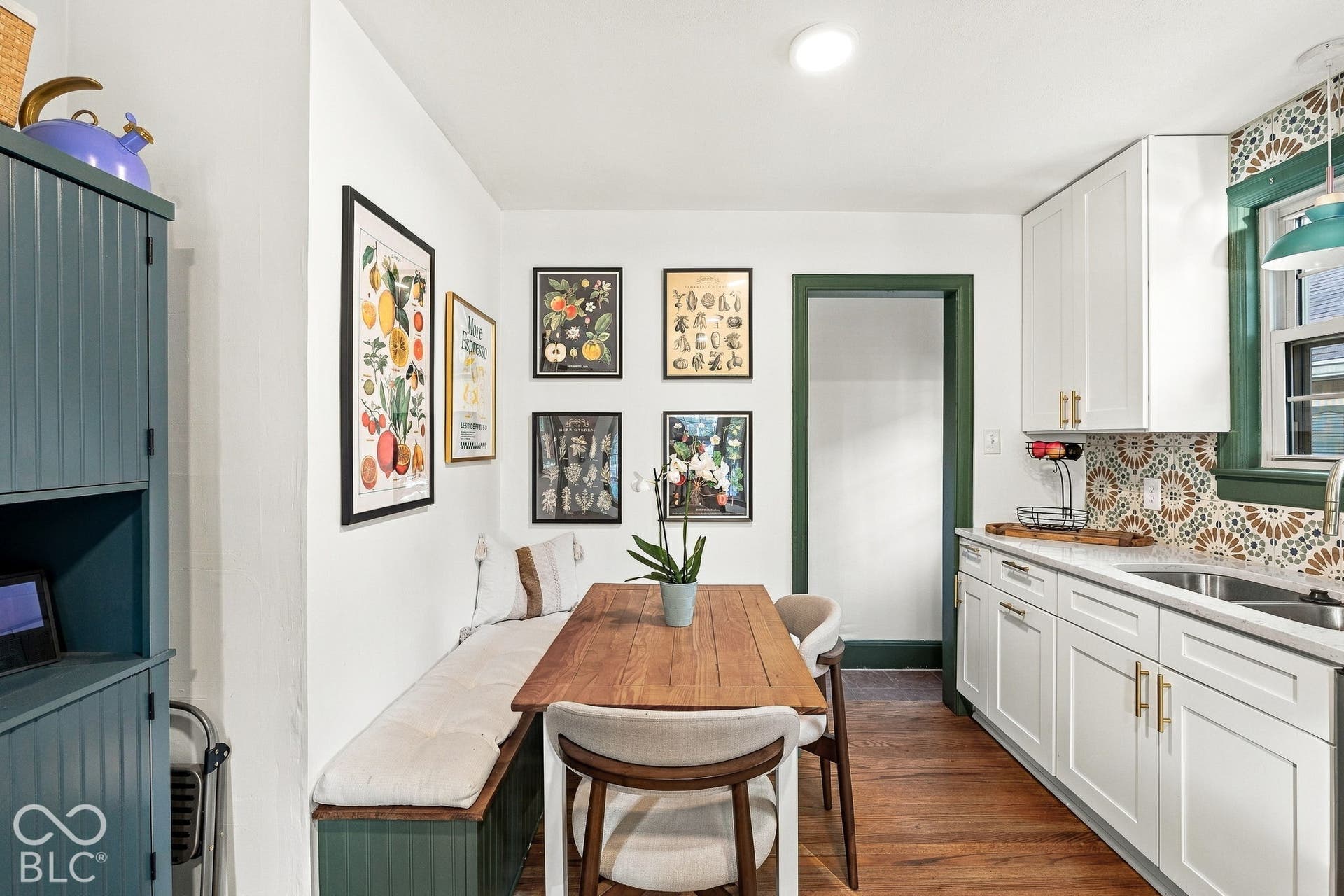 Eat-In Kitchen