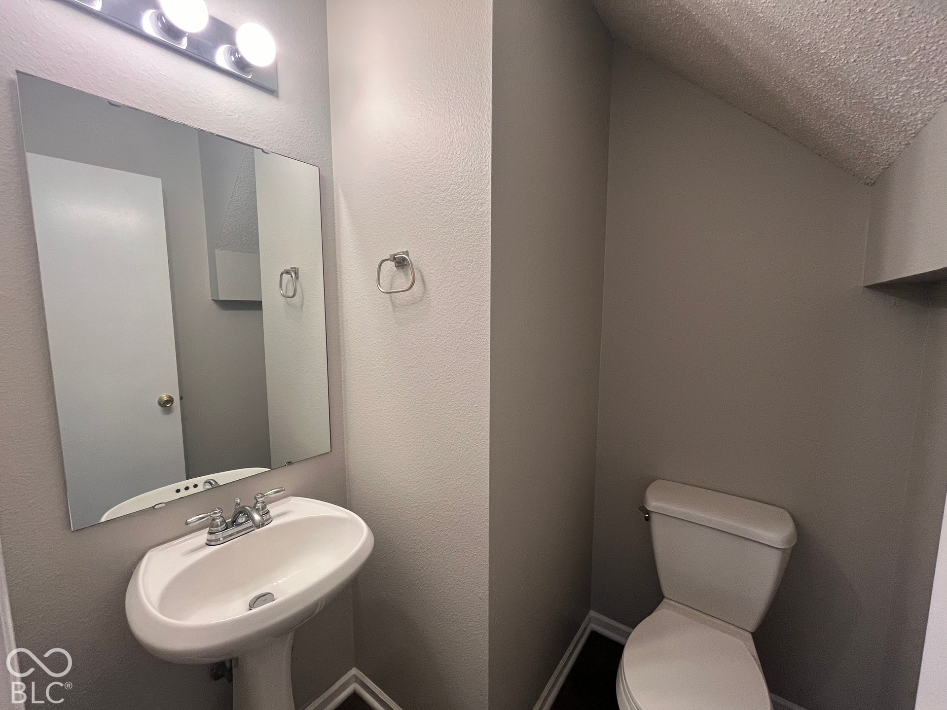 2708 Redland Lane, Indianapolis, IN 46217