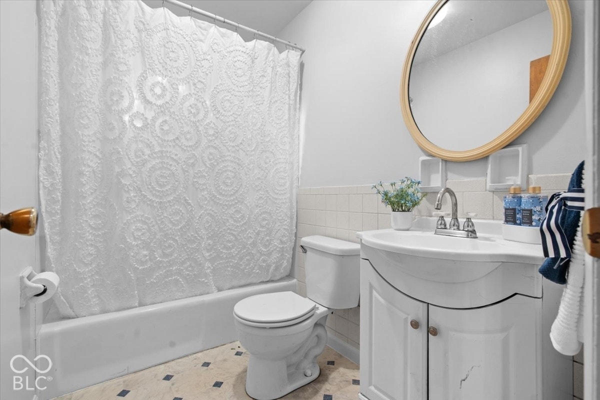 175 N 8th Street, Zionsville, IN 46077