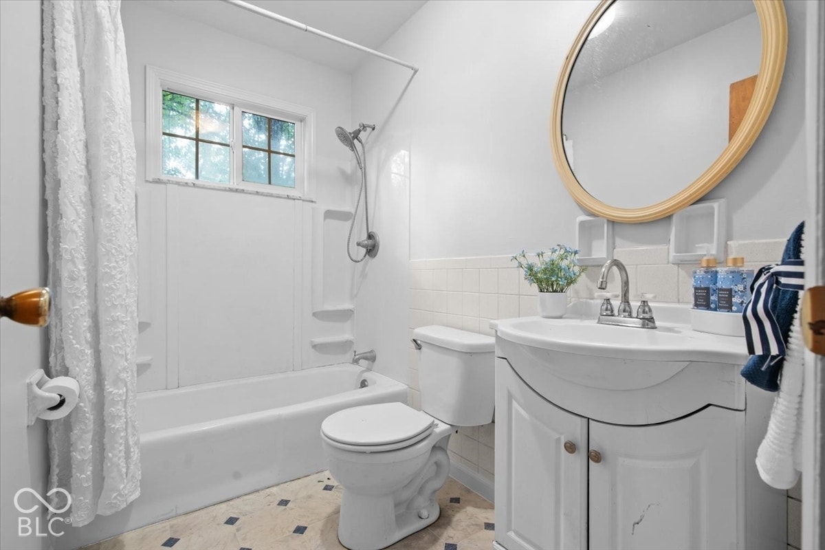 175 N 8th Street, Zionsville, IN 46077