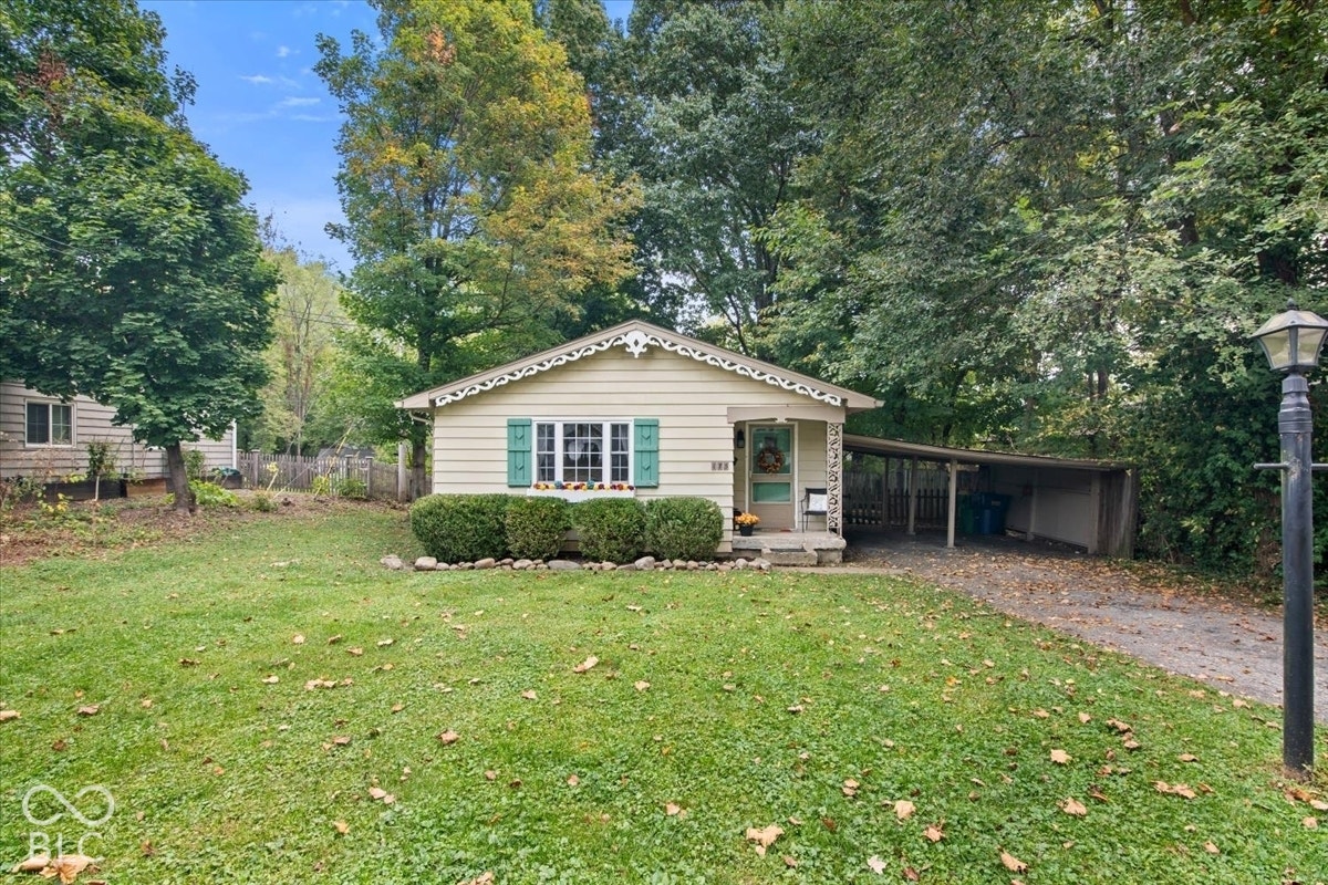 175 N 8th Street, Zionsville, IN 46077