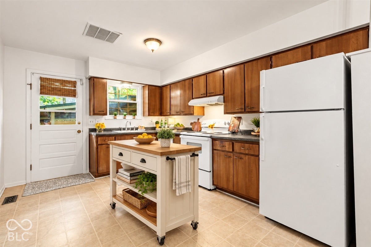 175 N 8th Street, Zionsville, IN 46077