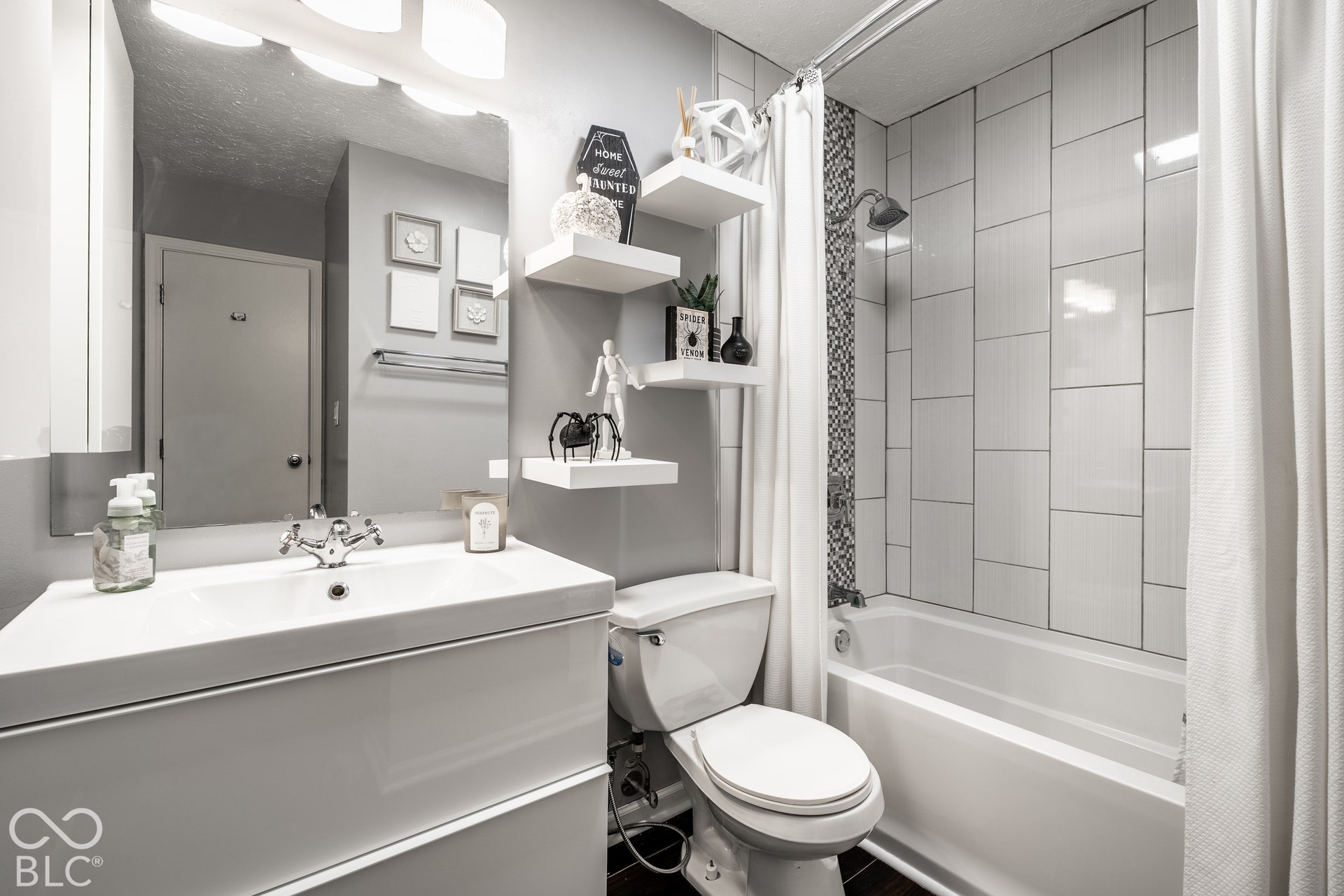 7901 Hampton Place, Fishers, IN 46038