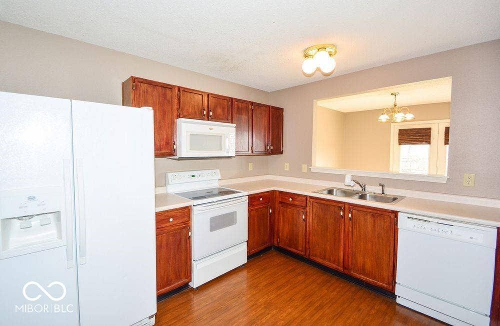 4537 Connaught East Drive, Plainfield, IN 46168 4537 Connaught East Drive, Plainfield, IN 46168
