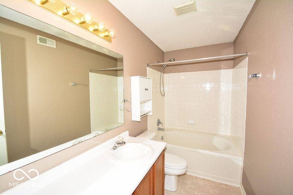 4537 Connaught East Drive, Plainfield, IN 46168 4537 Connaught East Drive, Plainfield, IN 46168