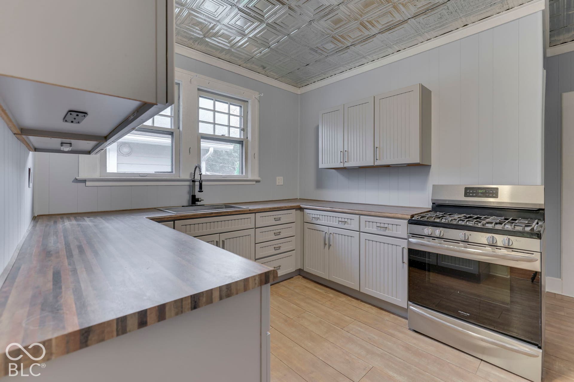 926 N Bancroft Street, Indianapolis, IN 46201 926 N Bancroft Street, Indianapolis, IN 46201