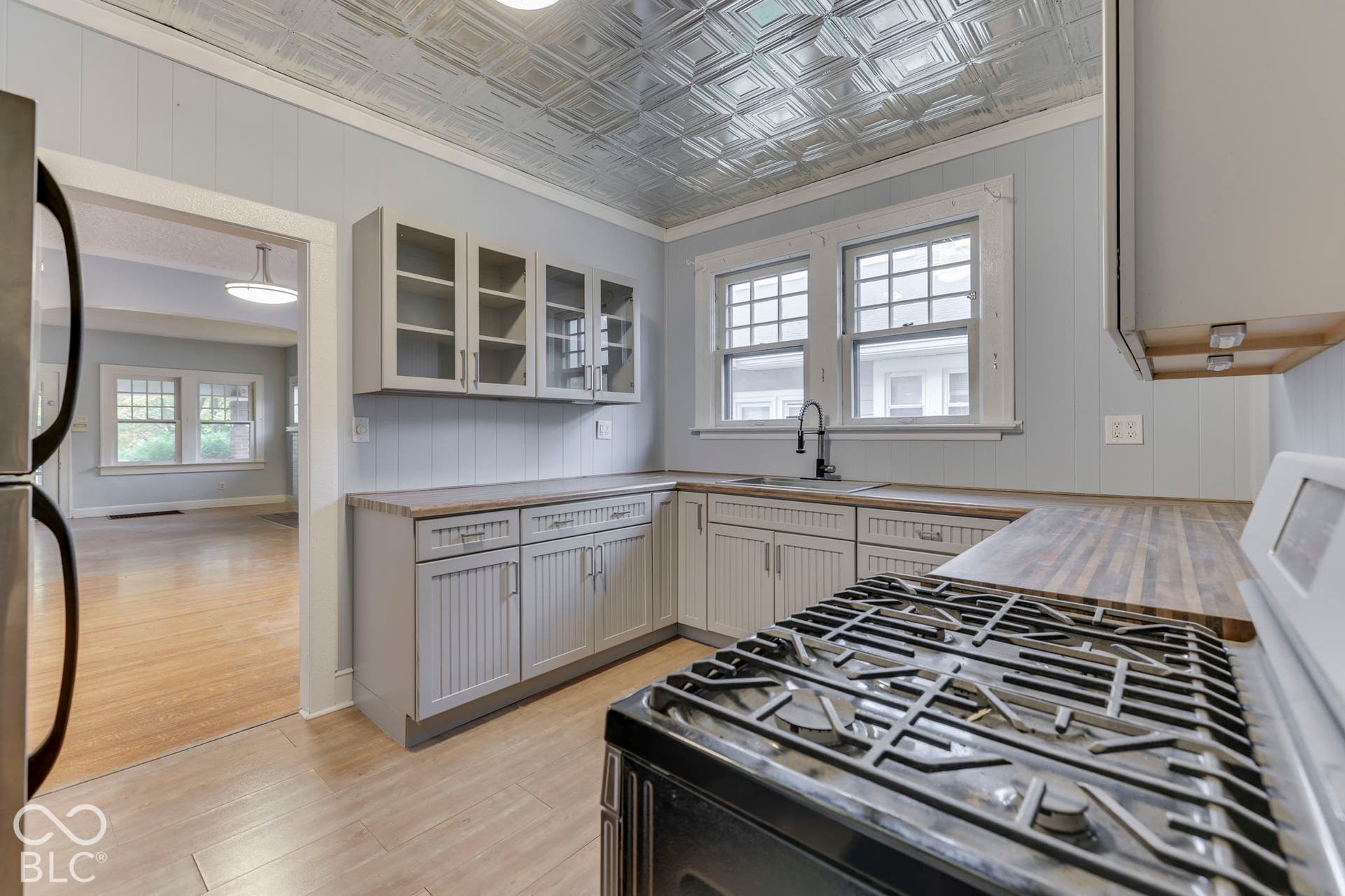 926 N Bancroft Street, Indianapolis, IN 46201 926 N Bancroft Street, Indianapolis, IN 46201