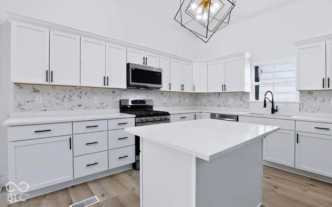652 Marion, Indianapolis, IN 46221