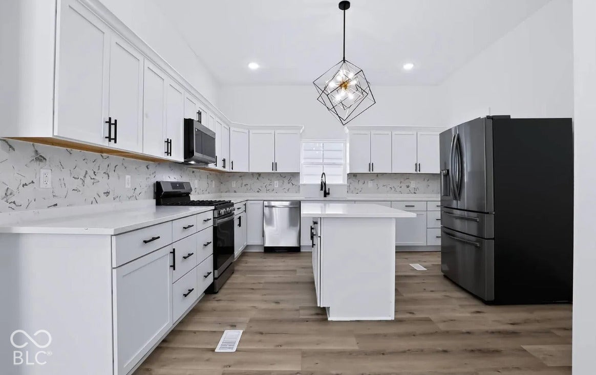 652 Marion, Indianapolis, IN 46221