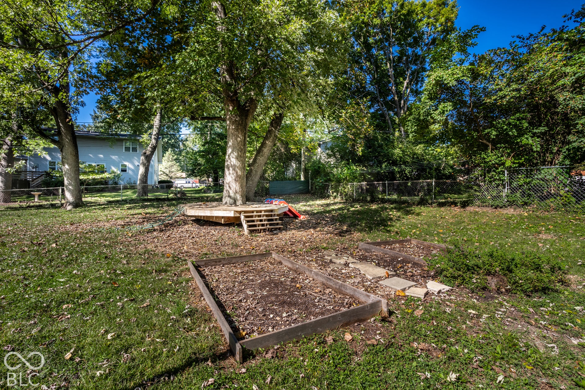 5280 E Fall Creek Parkway North Drive, Indianapolis, IN 46220 Yard