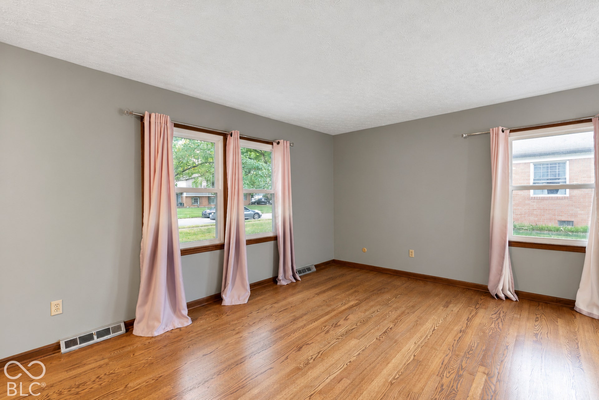 7652 Lindsay Drive, Indianapolis, IN 46214