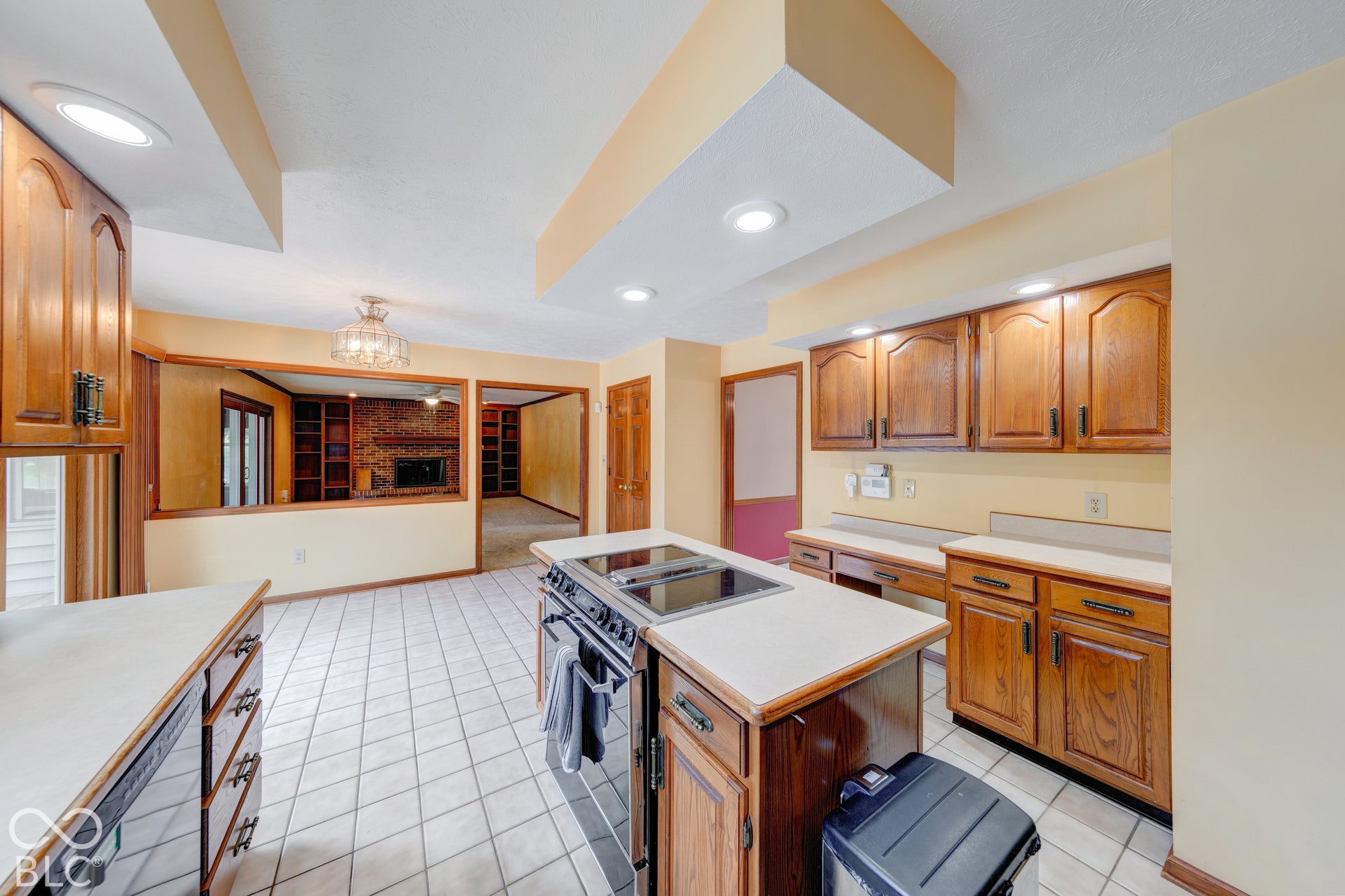 7044 Oakbay Drive, Noblesville, IN 46062
