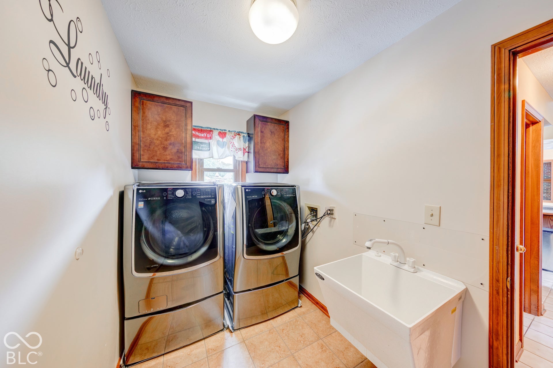 7044 Oakbay Drive, Noblesville, IN 46062