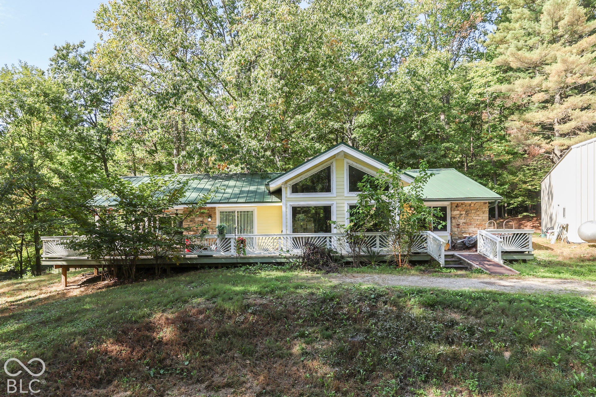 3672 W Hougham Drive, Trafalgar, IN 46181 3672 W Hougham Drive, Trafalgar, IN 46181