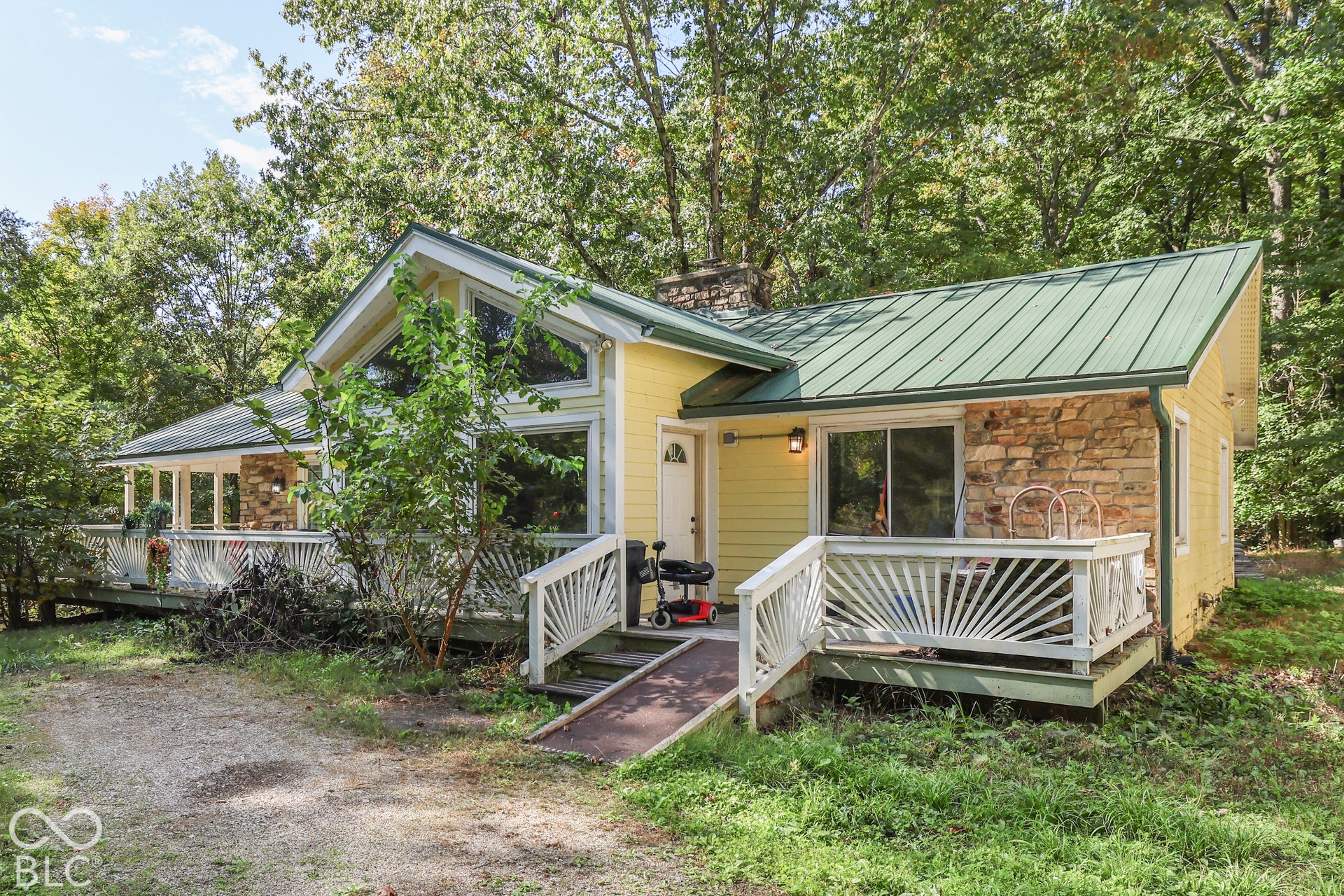3672 W Hougham Drive, Trafalgar, IN 46181 3672 W Hougham Drive, Trafalgar, IN 46181