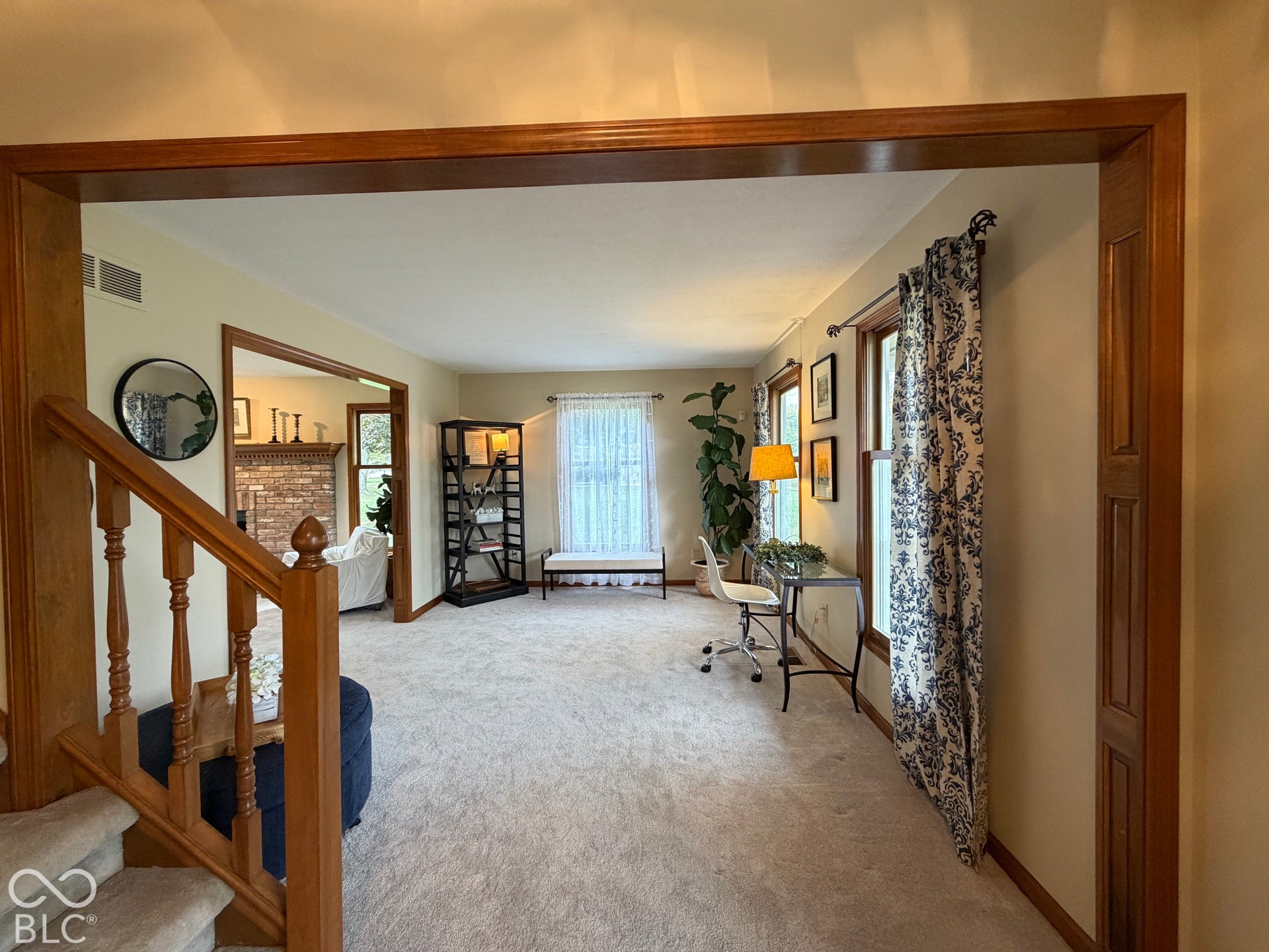 Flexible space ~ perfect home office, add doors to enclose as a den, or create a relaxing library.