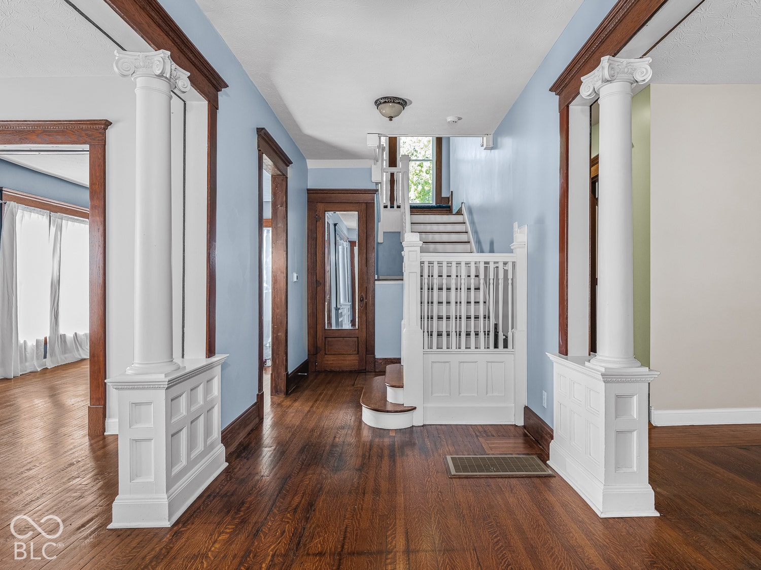2610 N College Avenue, Indianapolis, IN 46205