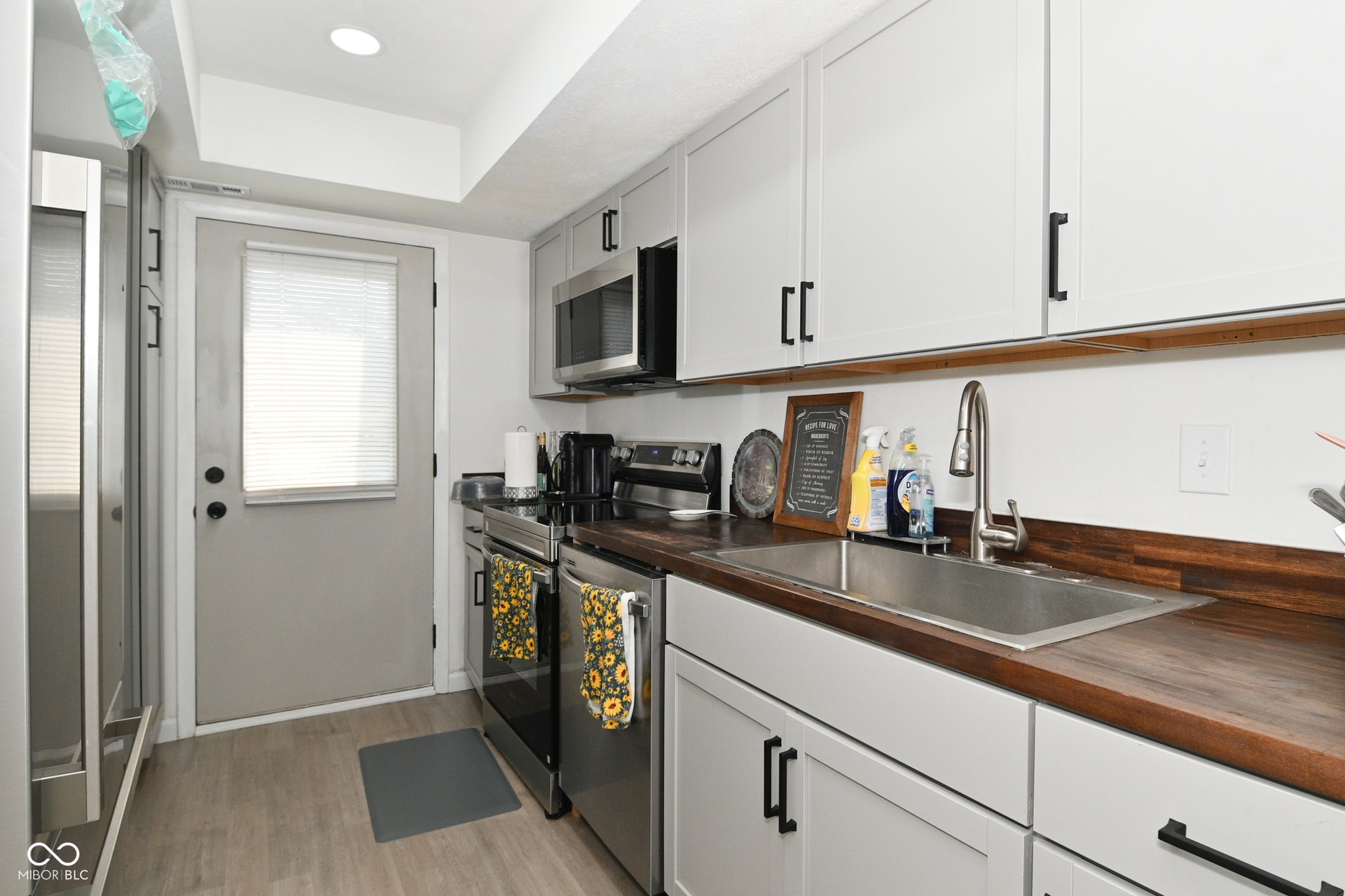 7368 Country Brook Drive, Indianapolis, IN 46260